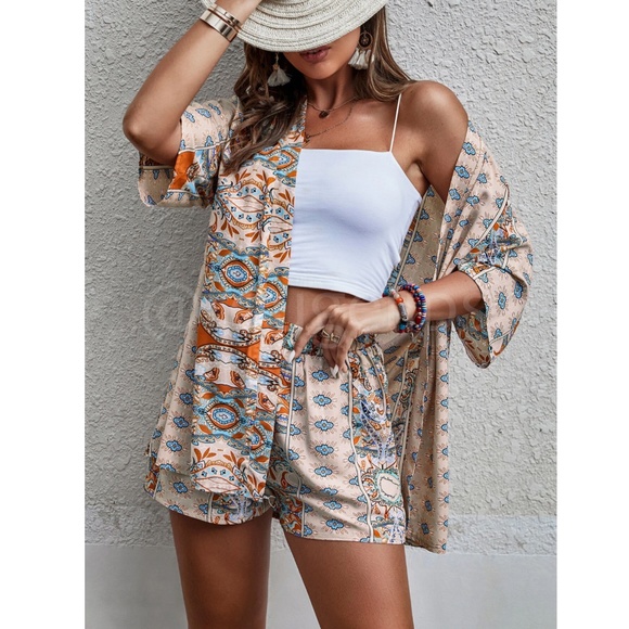 2 Piece Set: Beige Printed Kimono Shirt and Shorts - Picture 5 of 7
